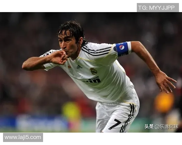 球星荣耀绽放绿茵赛场热血拼搏书写传奇瞬间