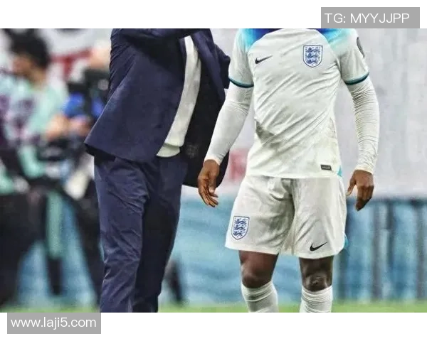 足球巨星后代的成长之路 球场上新星崭露头角 足球巨星后代的成长之路 球场上新星崭露头角